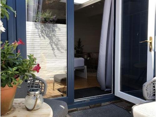 Holiday Home/Apartment - 2 persons -  - 2042KP - Zandvoort