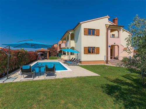 Holiday home - 14 persons -  - Pula - 52100