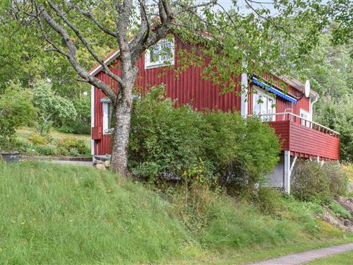 Holiday Home/Apartment - 5 persons -  - Hässelstadtorp - 594 93 - Gamleby