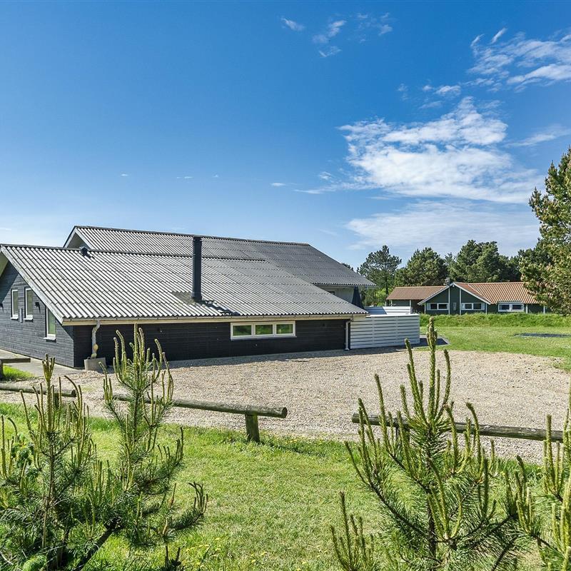 Sommerhus - 12 personer -  - Snogevej - Vejers Nordøst - 6853 - Vejers Strand