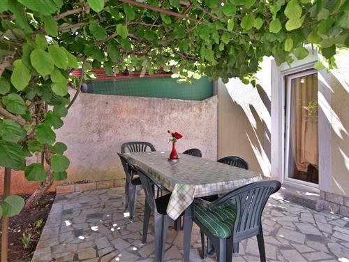 Holiday Home/Apartment - 3 persons -  - Valbandon - 52212 - Valbandon