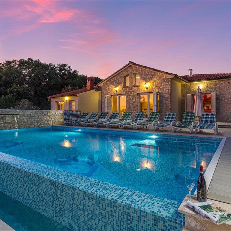 Sommerhus - 12 personer -  - Biskupije - 52203 - Medulin