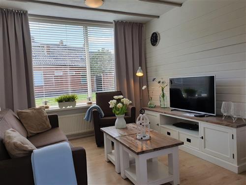 Holiday Home/Apartment - 3 persons -  - Meeuwenlaan 11 SH - 1931 VG - Egmond Aan Zee