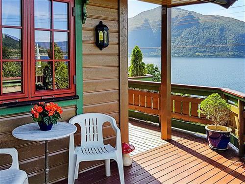  - 9 persons -  - Gjævenesvegen - 6224 - Hundeidvik