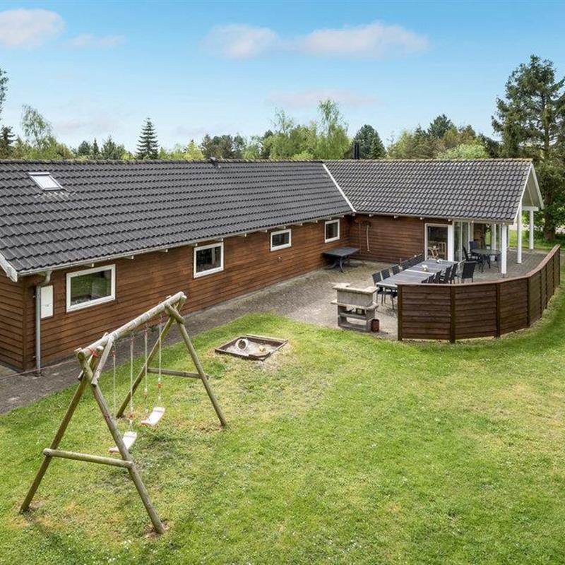Sommerhus - 14 personer -  - Krondyrstien - Marielyst - 4873 - Væggerløse