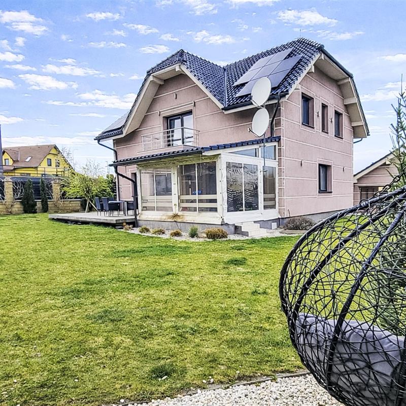 Sommerhus - 12 personer -  - Kraluv Dvur U Berouna - 267 01