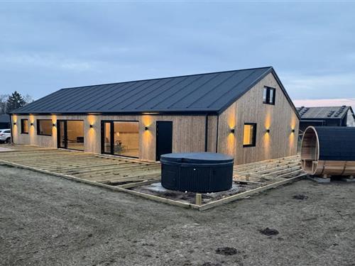 Sommerhus - 16 personer -  - Skråningen - Bønnerup Strand - 8585 - Glesborg