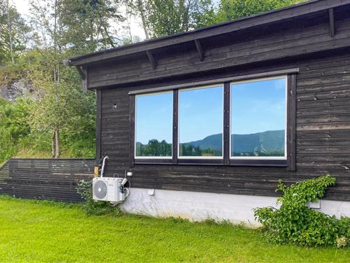 Ferielejlighed - 4 personer -  - Straumsnesvegen - 6674 - Kvisvik