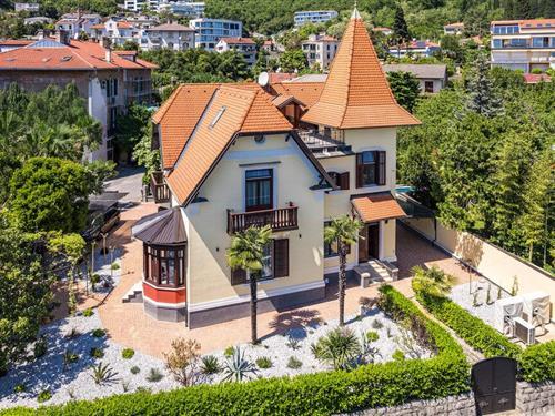 Holiday home - 6 persons -  - Dr. Matka Laginje - 51410 - Opatija