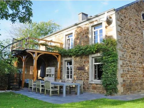 Holiday home - 8 persons -  - 6990 - Werpin