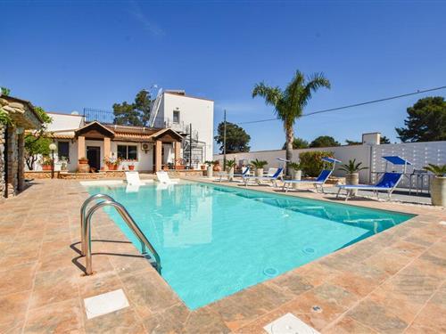 Feriehus - 14 personer -  - SS113 N - 90049 - Terrasini