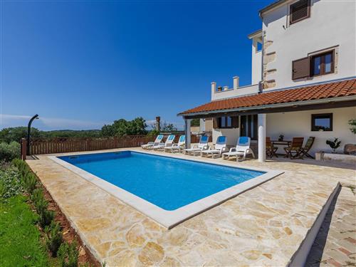 Holiday home - 6 persons -  - Pula - 52100
