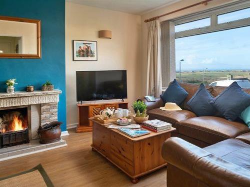 Holiday Home/Apartment - 6 persons -  - LL44 2BG - Dyffryn Ardudwy