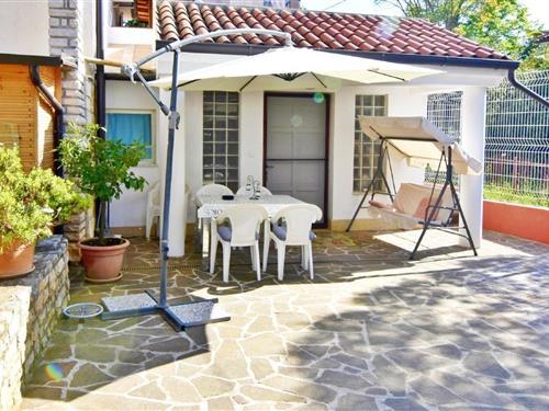 Holiday Home/Apartment - 4 persons -  - Cvjetna - 52470 - Umag