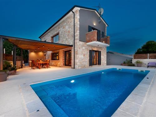 Holiday home - 8 persons -  - Filici - 52352 - Kanfanar