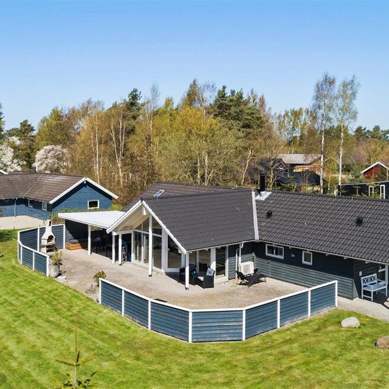 Sommerhus - 12 personer -  - Kaninstien - Marielyst - 4873 - Væggerløse