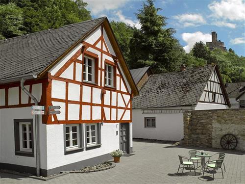 Holiday Home/Apartment - 4 persons -  - Ehrenburgertal - 56332 - Brodenbach