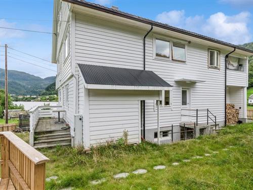 Holiday apartment - 10 persons -  - Fossvegen - 5630 - Strandebarm