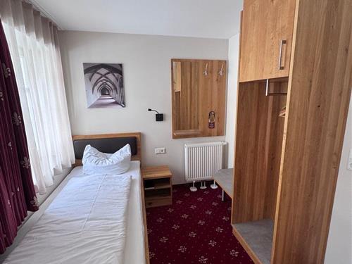 Værelse - 1 person -  - Marktplatz - 91719 - Heidenheim