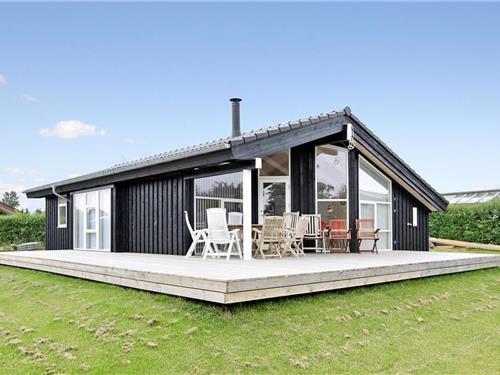Feriehus - 8 personer -  - Peter Eriksensvej - Ajstrup Strand - 8340 - Malling
