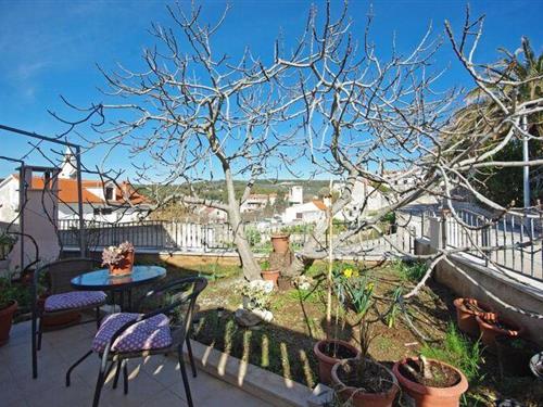 Holiday Home/Apartment - 3 persons -  - 21426 - Sumartin