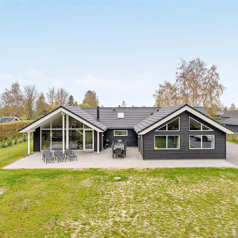 Sommerhus - 14 personer -  - Angelikvej - Marielyst - 4873 - Væggerløse