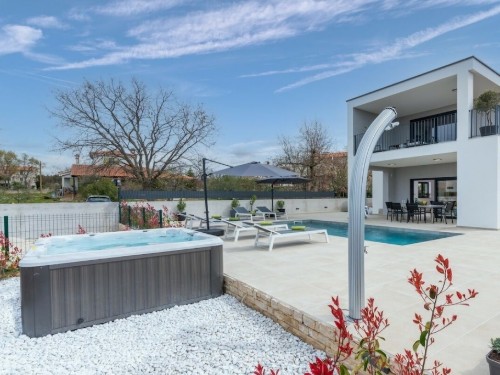 Villa - 6 personer -  - 52440 - Radosi Kod Zbandaja