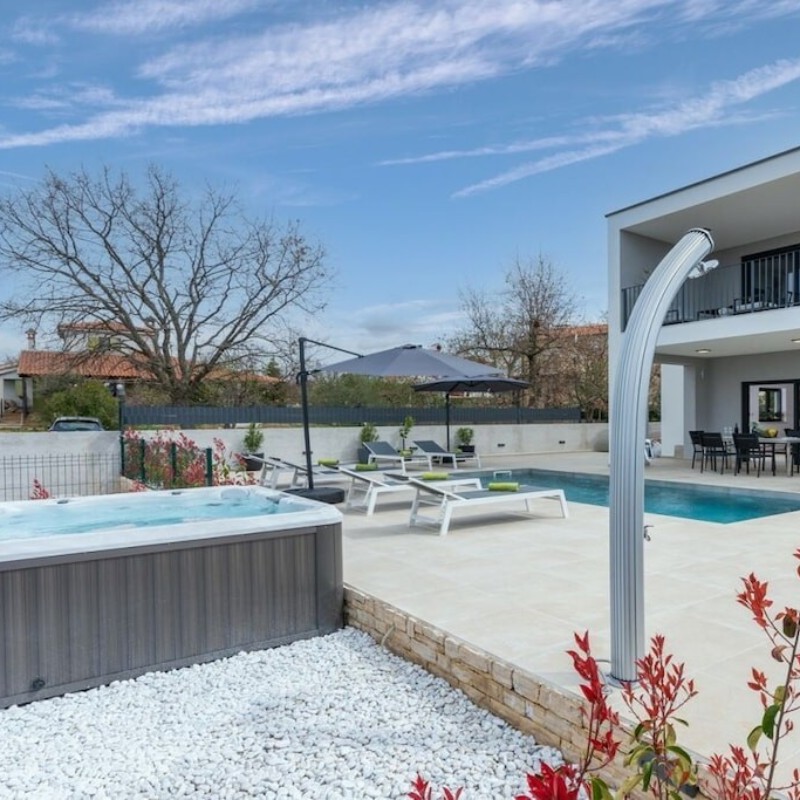 Villa - 6 personer -  - 52440 - Radosi Kod Zbandaja