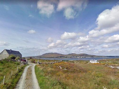 Holiday Home/Apartment - 4 persons -  - H91TH2C - Roundstone