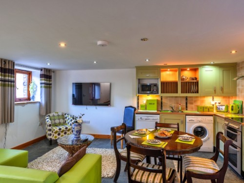 Holiday home - 4 persons -  - EX5 2DB - Aylesbeare