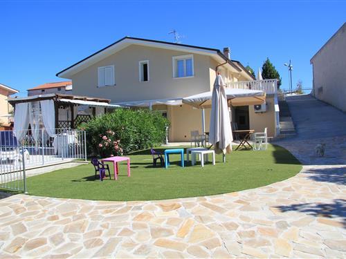 Villa - 12 personer -  - 64027 - Sant'omero