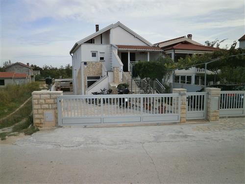 Semesterlägenhet - 3 personer -  - Hrvatskih gradova - 23232 - Nin