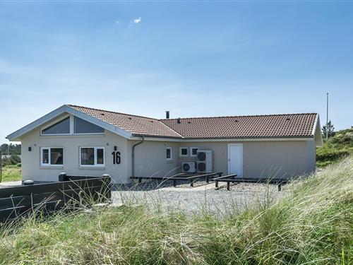 Sommerhus - 12 personer -  - Tyttebærvej - Vejers Nordstrand - 6853 - Vejers Strand