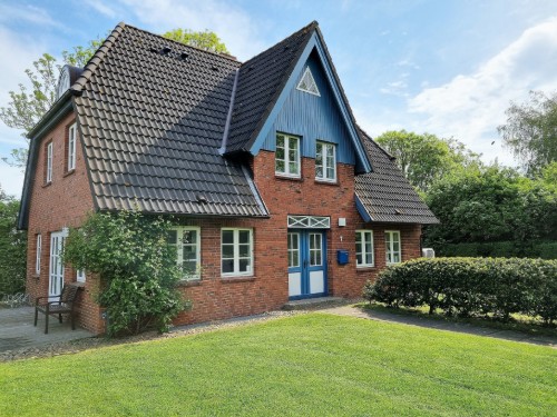 Holiday home - 4 persons -  - Schmalstieg - 25938 - Alkersum