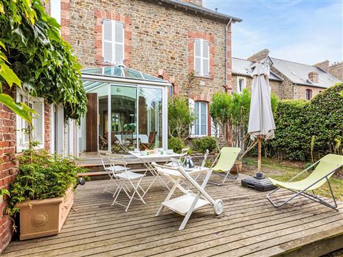 Holiday home - 10 persons -  - Saint Malo - 35400