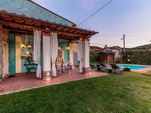 Villa - 4 Personen -  - 55100 - Chiatri