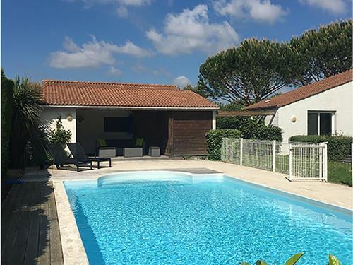 Holiday Home/Apartment - 8 persons -  - 17800 - Brives-Sur-Charente