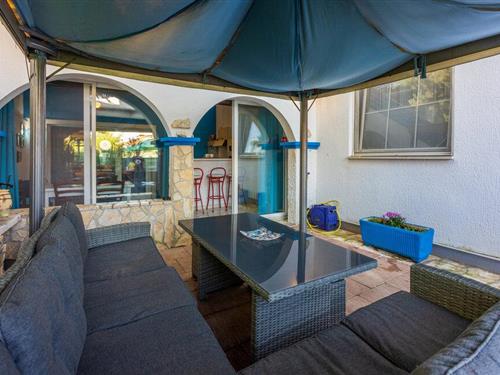 Holiday apartment - 5 persons -  - Kastanjez - 52100 - Banjole
