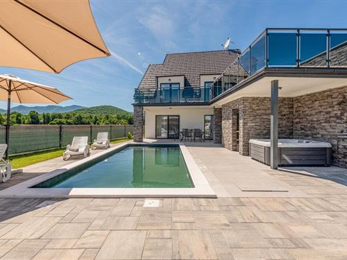 Feriehus - 8 personer -  - Debelo Brdo I - Gospic-Debelo Brdo - 53000 - Debelo Brdo