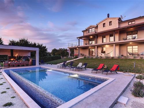 Feriehus - 10 personer -  - Smoljanci - 52342 - Svetvincenat