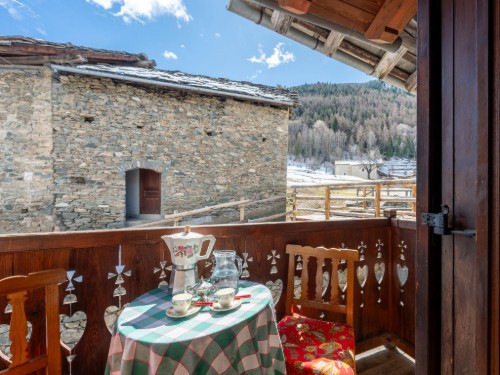 Holiday home - 4 persons -  - 11010 - Introd