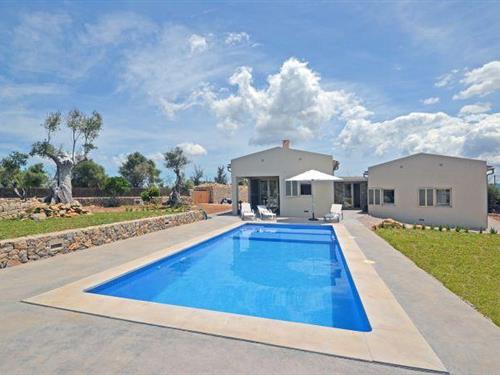 Holiday home - 6 persons -  - 07570 - Arta