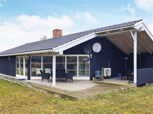 Holiday Home/Apartment - 6 persons -  - Blommestien - Marielyst - 4872 - Idestrup