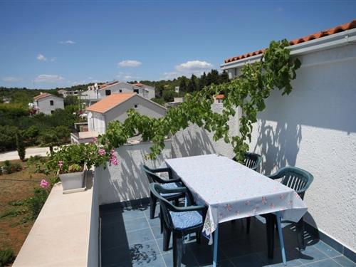 Holiday Home/Apartment - 3 persons -  - Sucuraj - 21469 - Sucuraj