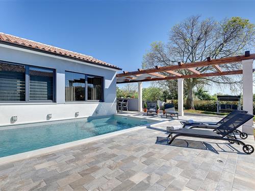 Feriehus - 6 personer -  - 52215 - Galižana