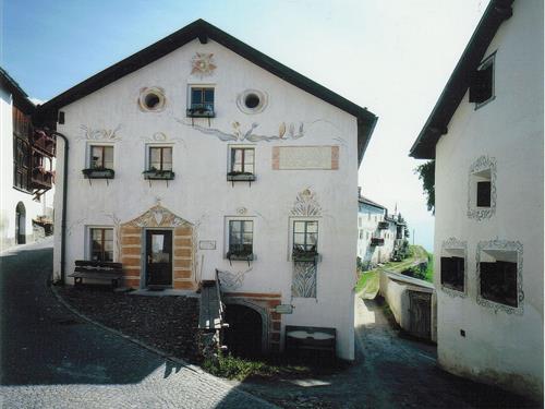 Holiday Home/Apartment - 7 persons -  - Chasa - 7545 - Guarda