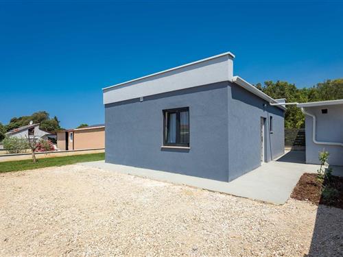 Holiday home - 5 persons -  - 52215 - Peroj