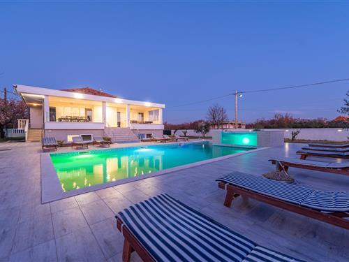 Fritidshus - 12 personer -  - 23222 - Galovac