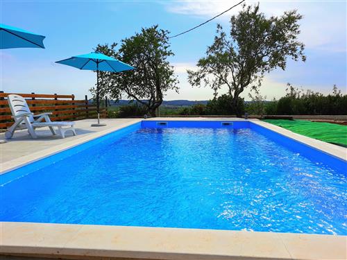 Holiday Home/Apartment - 8 persons -  - Vardica - 52470 - Vardica