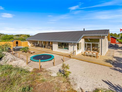 Sommerhus - 10 personer -  - Hvidbjergvej - Søndervig - 6950 - Ringkøbing